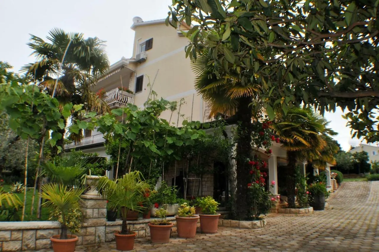 Hotel Haus Liliana Tar-Vabriga